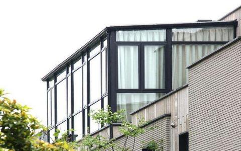陽光房廠家不建議使用玻璃頂的原因